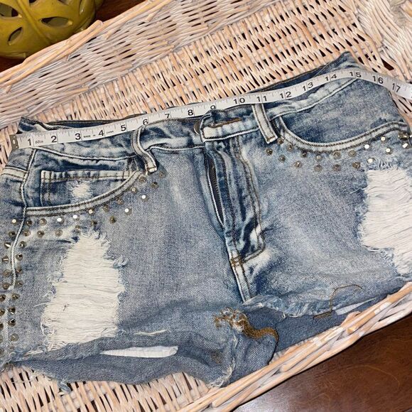 Demin Shorts with Studs, SZ 30 - Picture 5 of 6